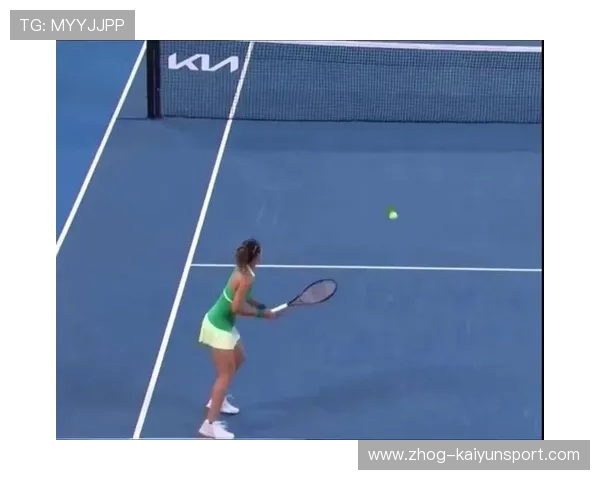 佩古拉正手击球节奏飘逸