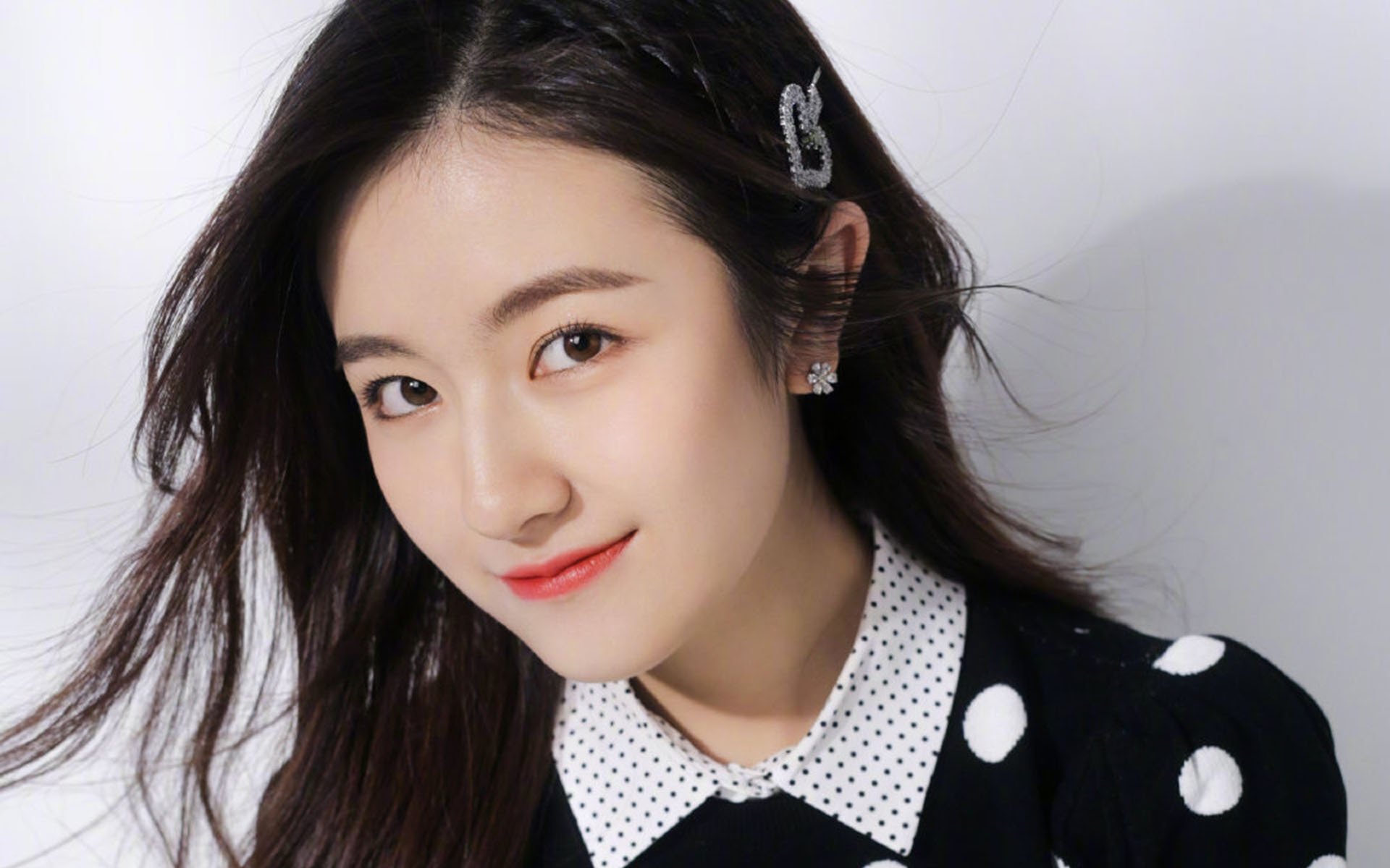 开云官网-拜仁继续展现强大主场统治力，维持争冠势头。，拜仁全场