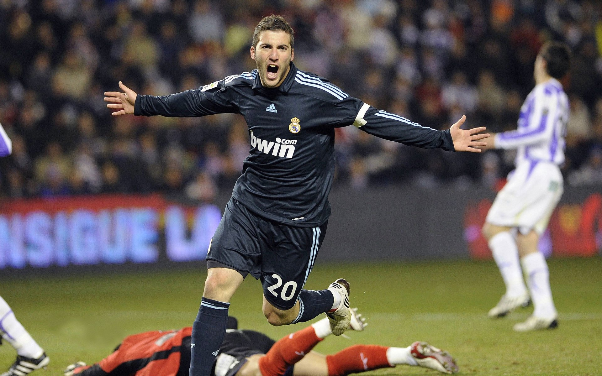 开云体育在线下载-巴西队在南美预赛中领先，晋级形势乐观