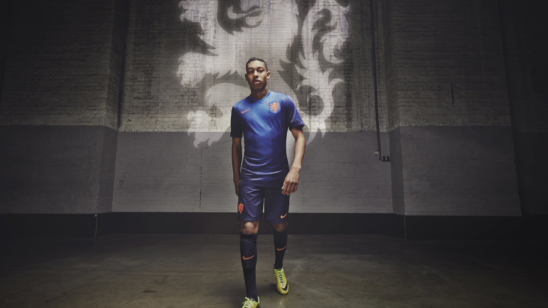 开云官网-欧洲杯争冠夜：战略、技巧、激情的巅峰对决，欧洲杯冠军之争